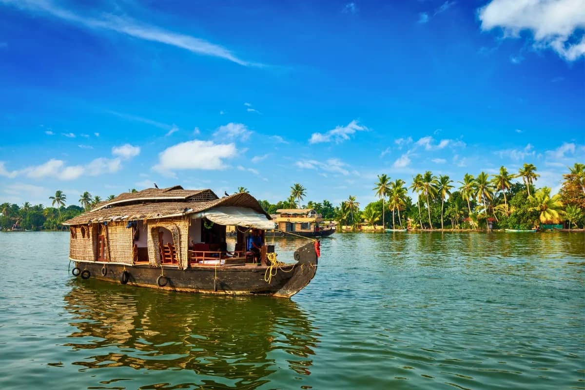 Ultimate Kerala Travel Package | 4 Days Backwater Experience | 3 Nights 4 Days