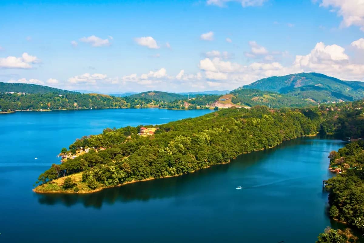 Complete Meghalaya Trip Package | 4 Nights 5 Days Shillong Kaziranga Adventure