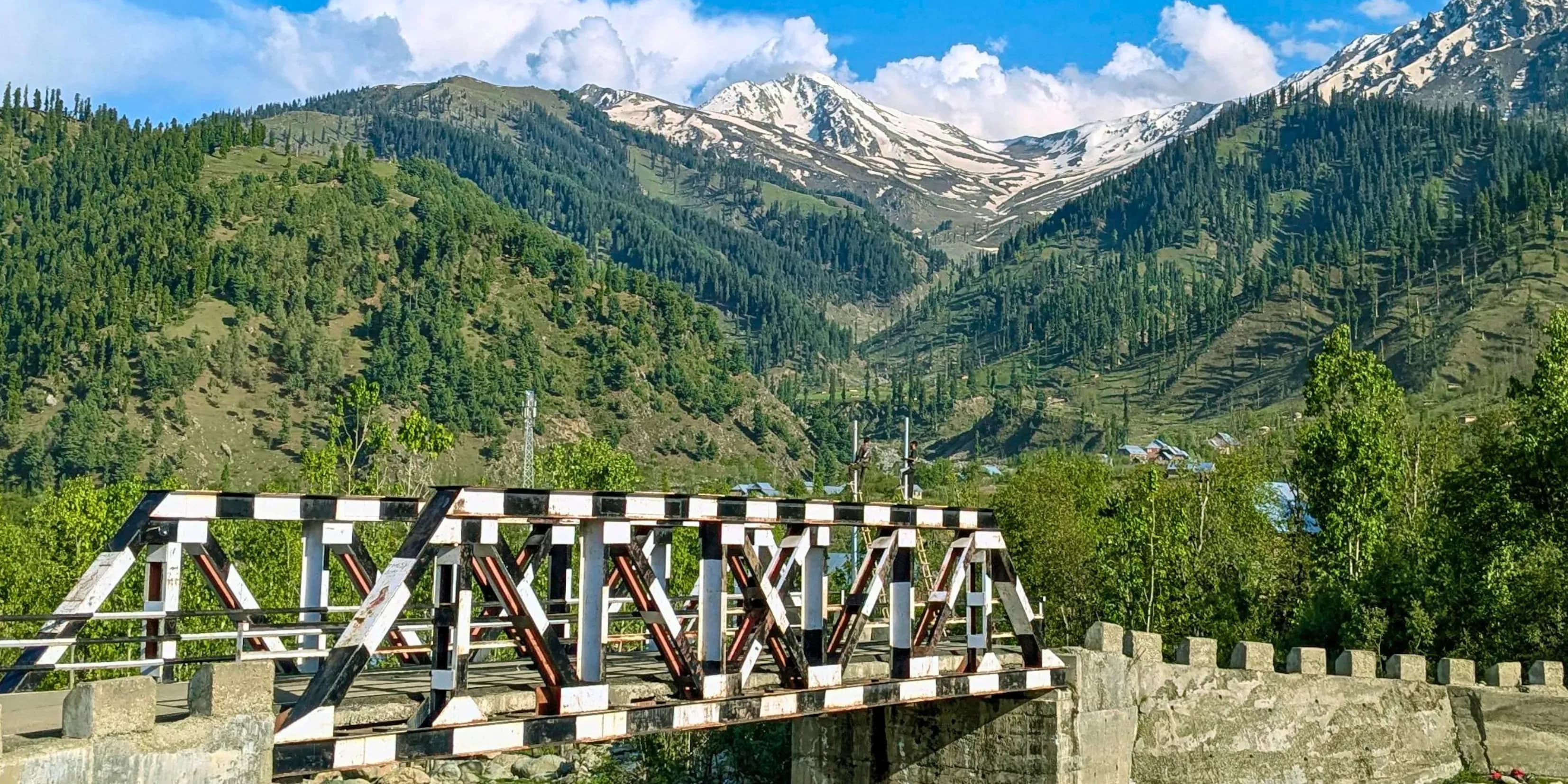 Silent 5 Days Keran Village Kashmir Tour Package | Aching