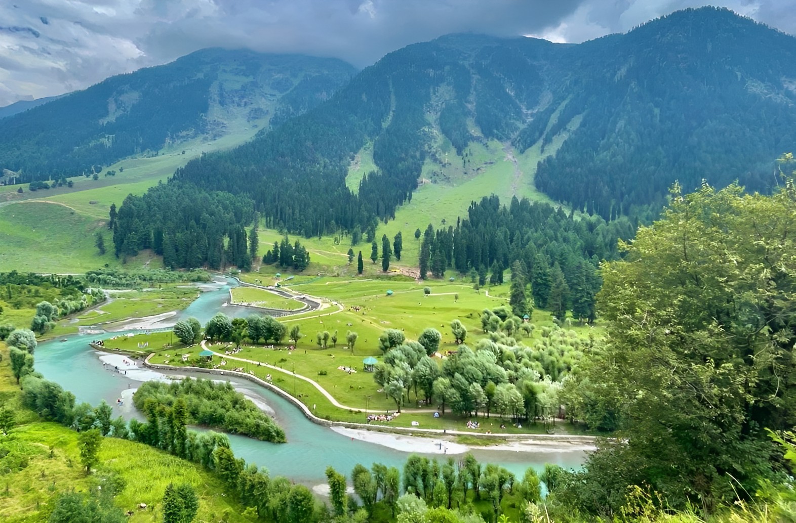 Ultimate Kashmir tour featuring paradise valleys and snow-capped mountain experiences