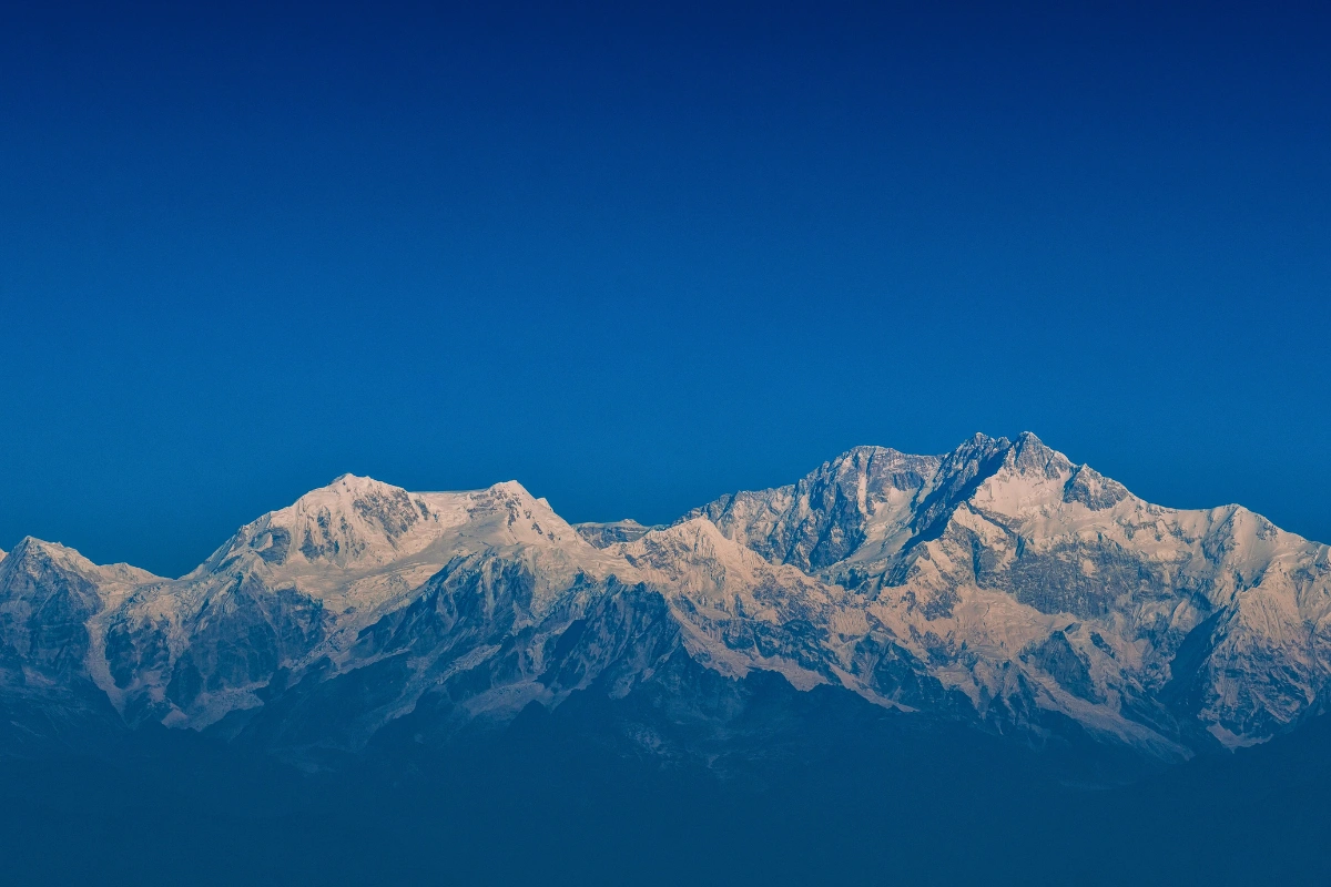 Budget Darjeeling packages 3 nights Tiger Hill tea gardens tour